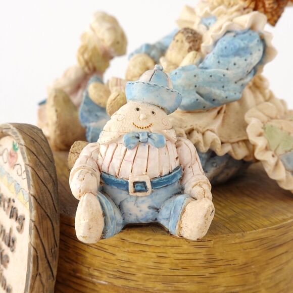 SAN FRANCISCO MUSIC BOX CO MUSICAL FIGURINE DOLLS HEART TUGS COLLECTING FRIENDS - Picture 7 of 16